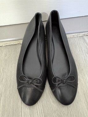 H&M Black Ballet Flats with Bow Accent